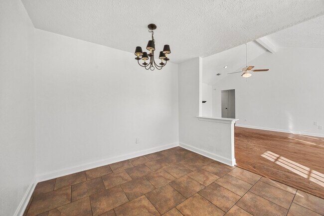 Photo - 6522 Brookgate Dr