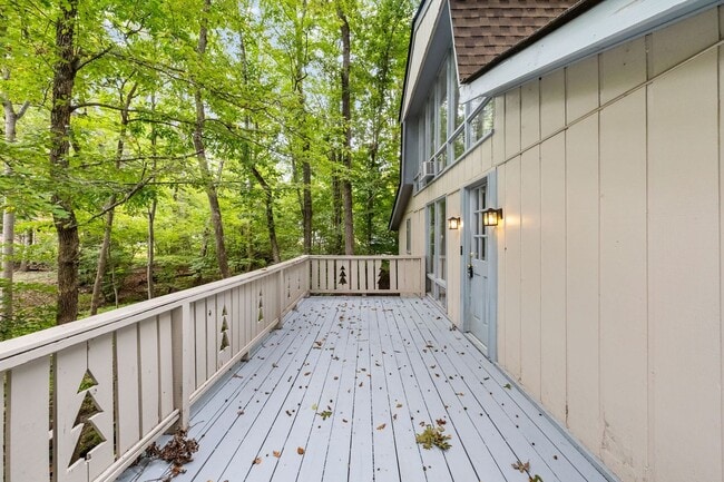 101 Birchside Cir