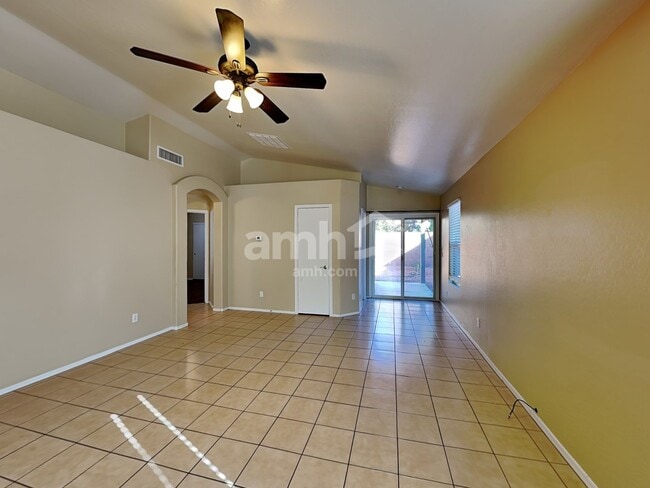 Photo - 2127 E Danbury Rd