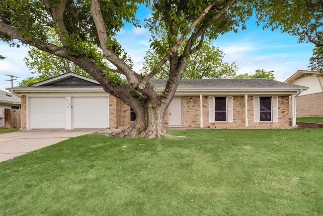 Photo - 1812 Ravenswood Dr N House