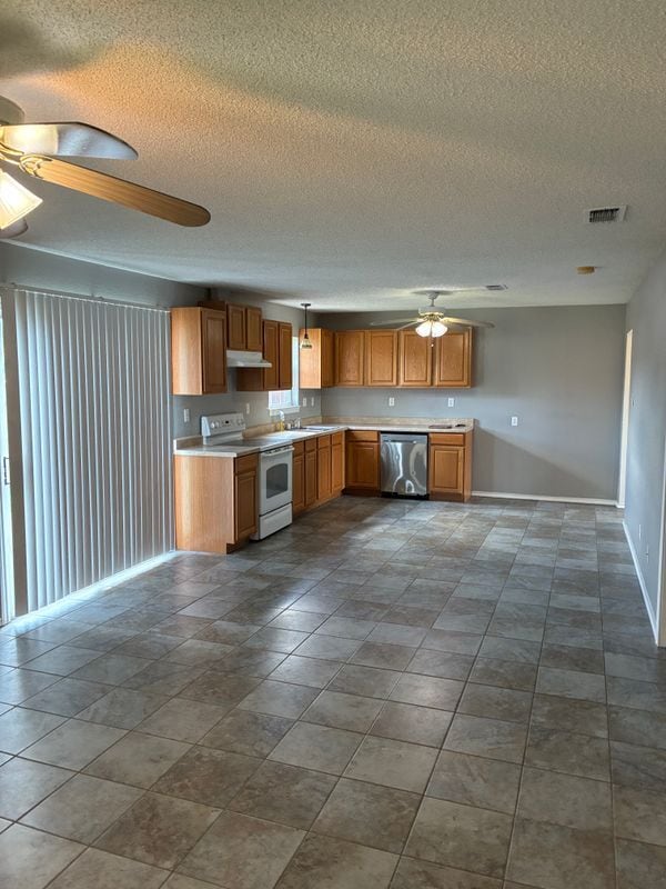 Photo - 406 N Denny St Unit B