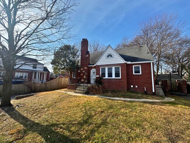 Photo - Beautiful and Spacious 4BD 2BA Single-Family Home in Arlington Heights