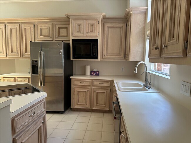 Photo - 3415 Kingsway Ct