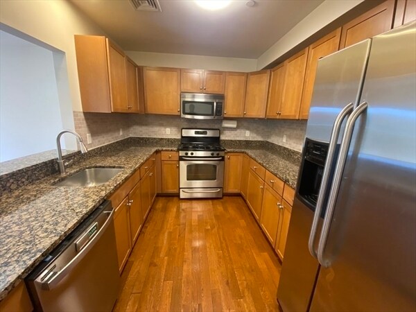 Photo - 391 Pleasant St Unidad 307