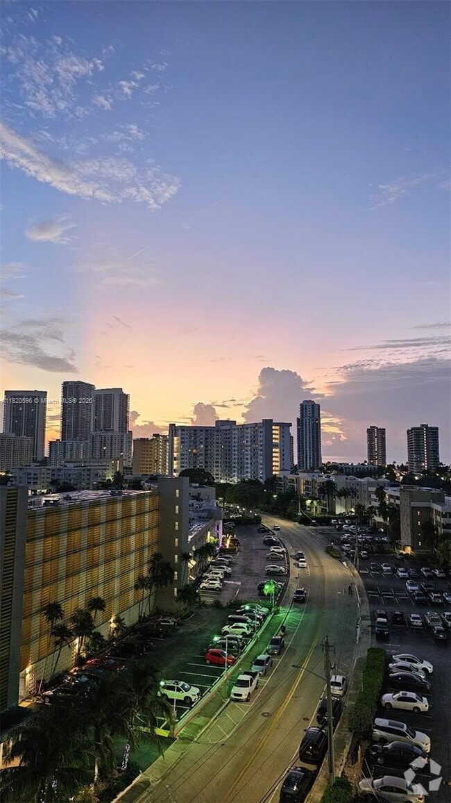 Building Photo - 401 Golden Isles Dr Unit 1015 Rental