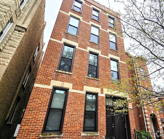 Building Photo - 1415 W Erie St Unit 2R Rental