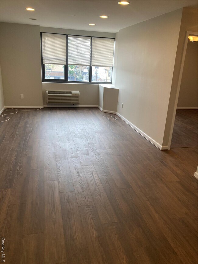 Photo - 185 W Park Ave Unit 302