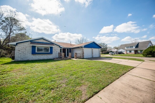 Photo - 6835 Castleview Ln