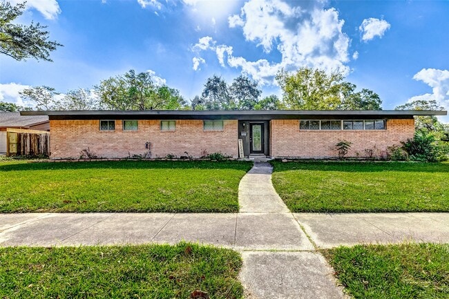 Building Photo - 5519 Burlinghall Dr Rental