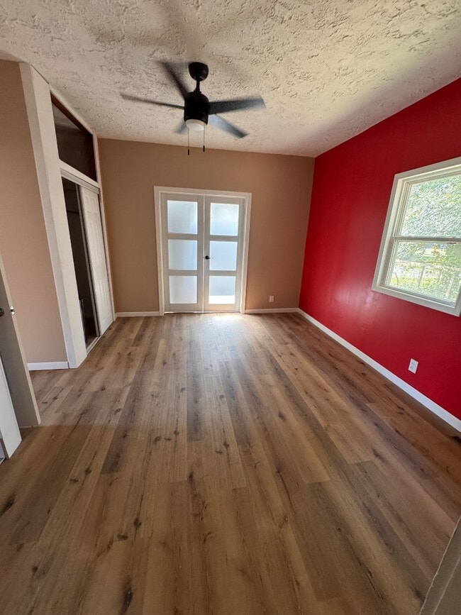 Photo - 807 N Logan St