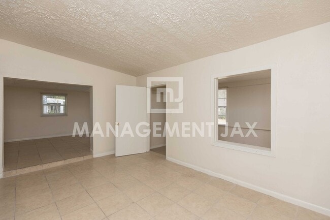 Photo - 5838 Abelia Rd