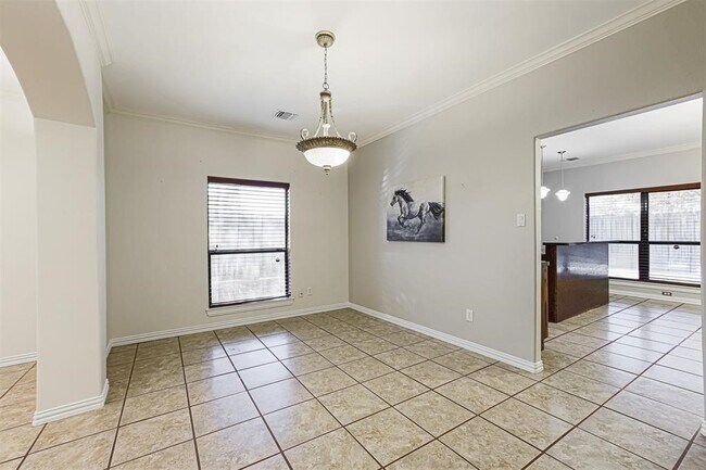 Photo - 6203 Oak Bay Dr