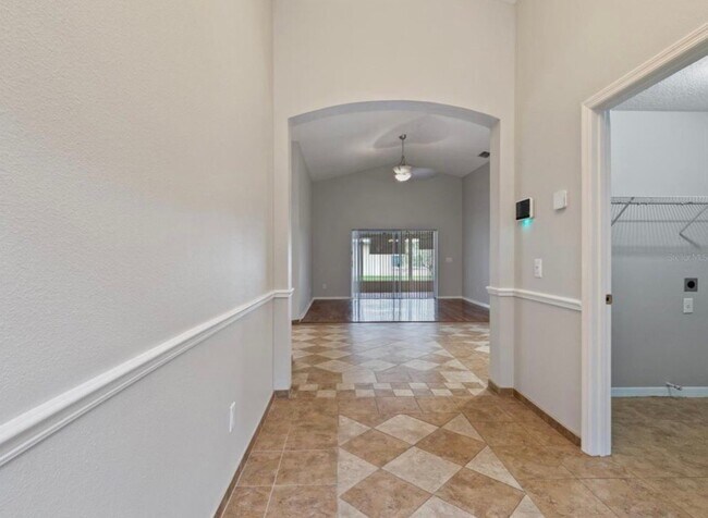 Photo - 5725 Hawklake Rd