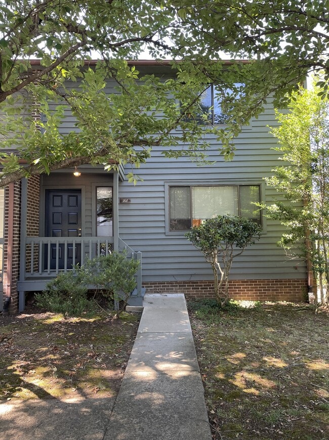 Building Photo - 101 Harvest Dr