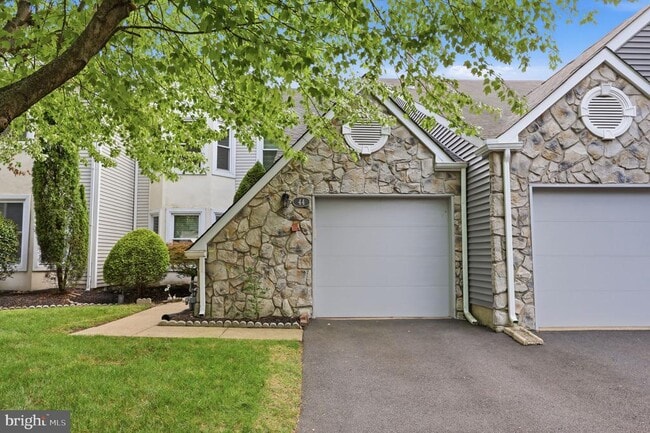 44 Gaylord Ct