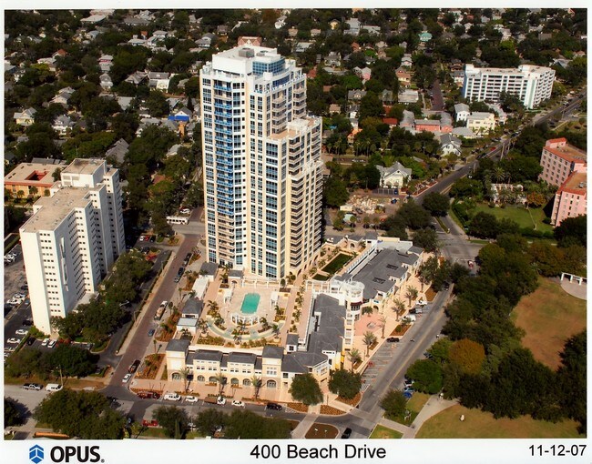 Primary Photo - 400 NE Beach Dr Apartamentos