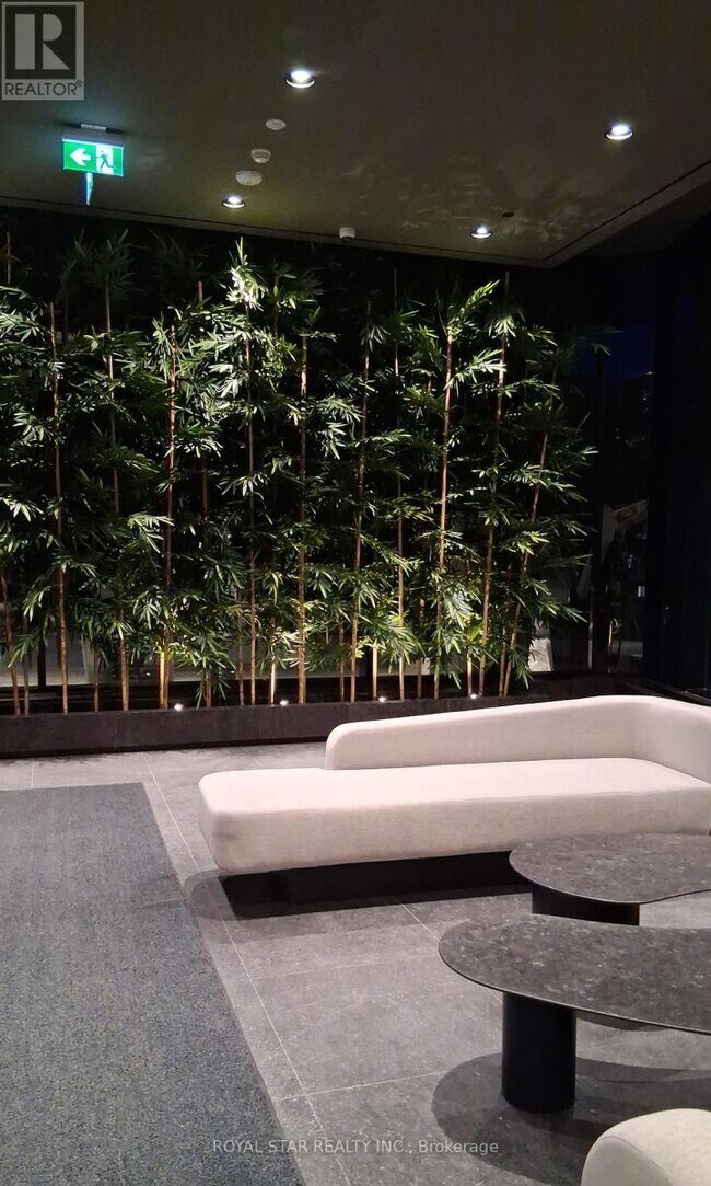 Photo - 120 Broadway Ave Unité 712