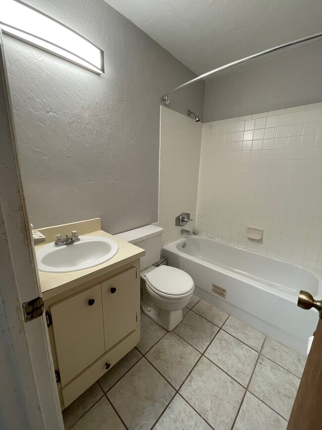 Photo - 2210 SW 70th Terrace