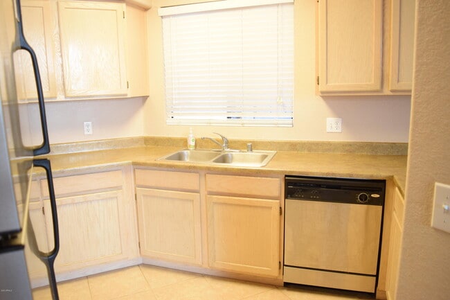 Photo - 3848 N 3rd Ave Unidad 2052