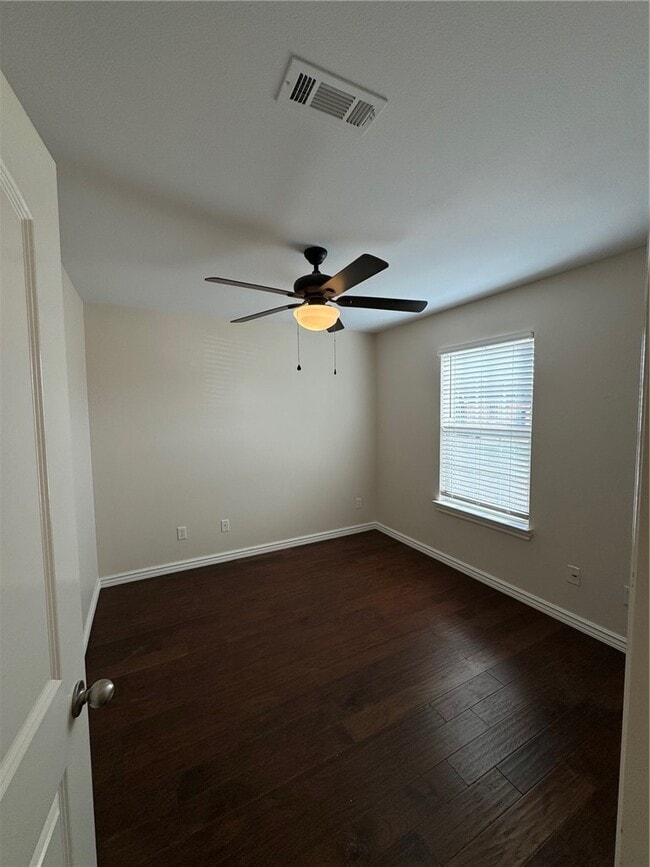 Photo - 1300 Yorkshire Dr