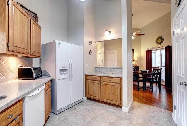 Building Photo - 3515 Meadowcrest Ln