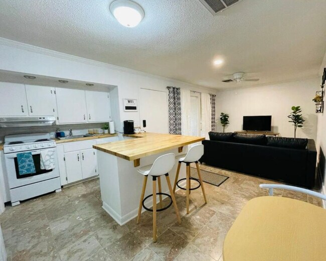 615 Executive Golf Villas Rd House House Rental in St. Simons Island