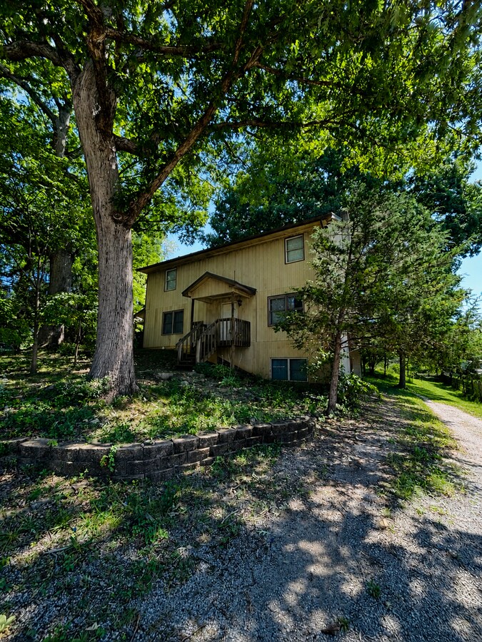 Photo - 495 Wakeman Ct NE