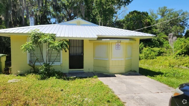 Building Photo - 512 N 8th St Rental