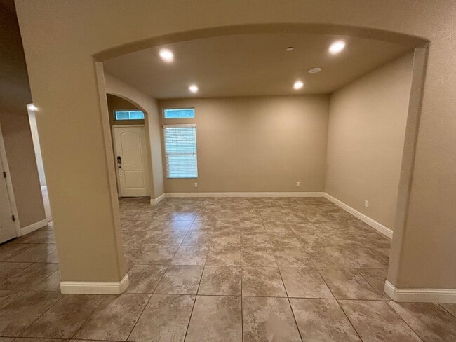 Photo - 3731 W Vine Ave