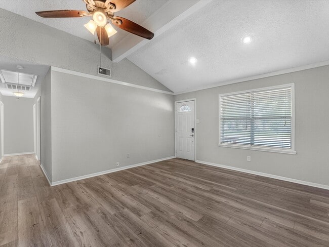 Photo - 212 N Shady Oaks St