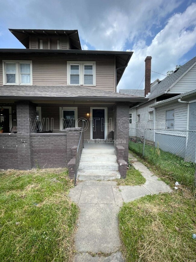 Building Photo - 4214 E Washington St