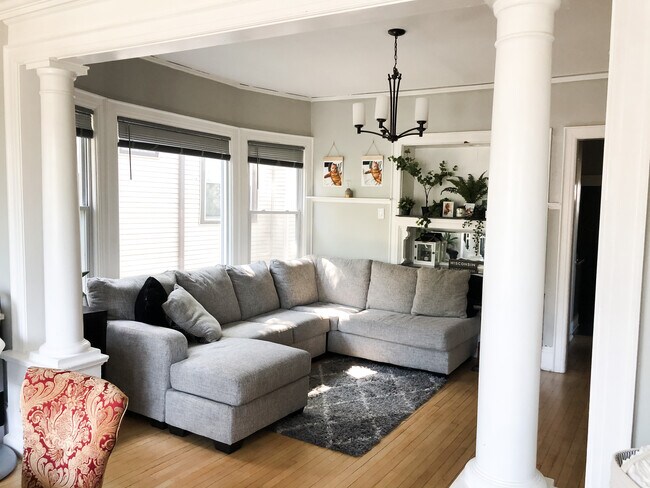 Photo - 519 E Lloyd St Unit Upper