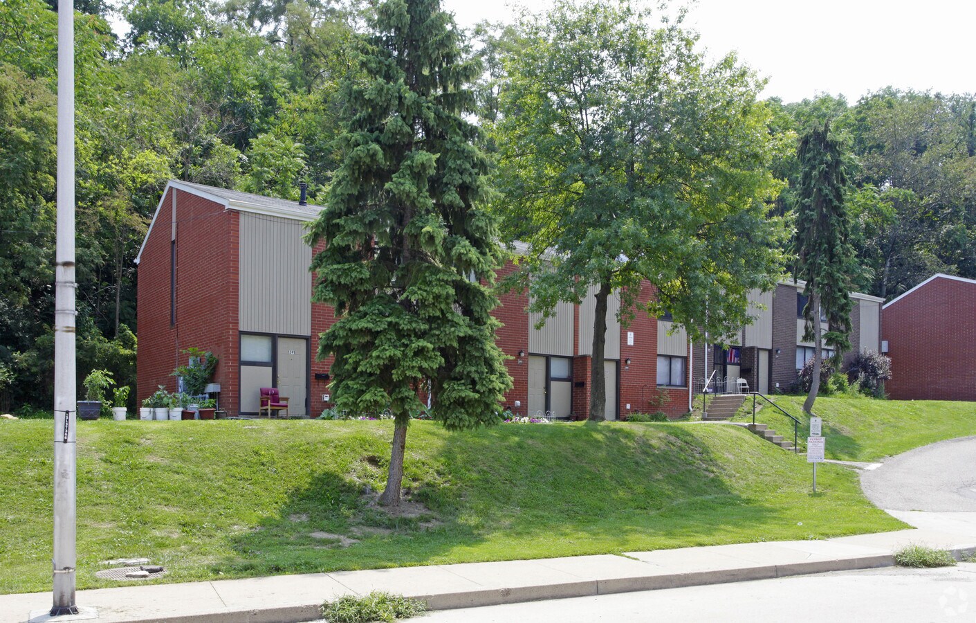 Mountain View Apartments and Townhomes - Mountain View Apartments and Townhomes