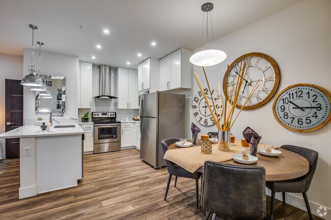 1 BR, 1 BA (B) - 898 PIES2