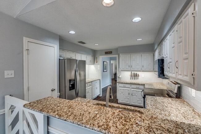 Photo - 1108 Richland Oaks Dr