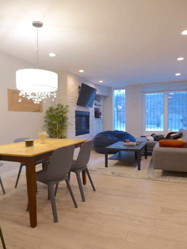 Photo - 483 Massachusetts Ave