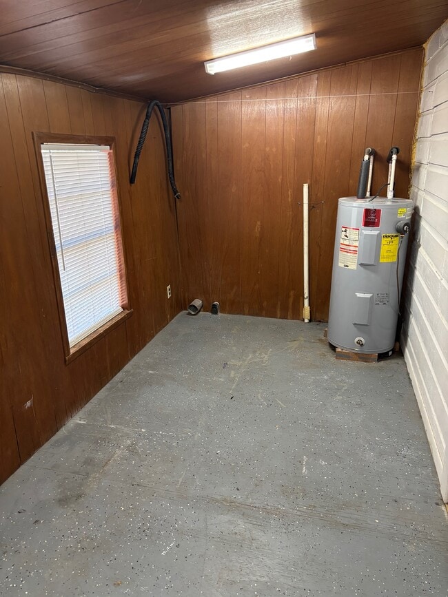 Photo - 7949 Louise Ln