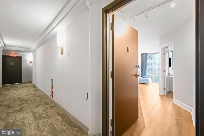 Photo - 950 25th St NW