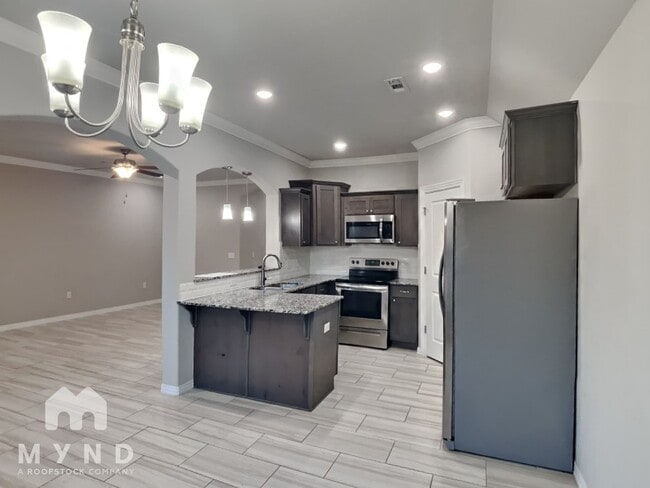 Photo - 920 Sassafras Ln