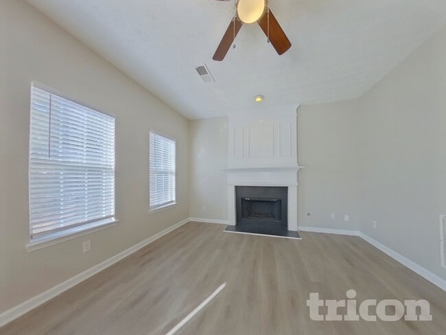 Photo - 6754 Clearstream Way