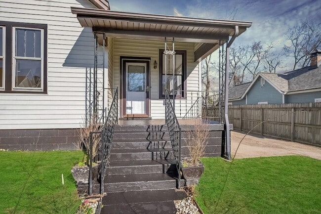 Photo - 908 Gilmore Ave