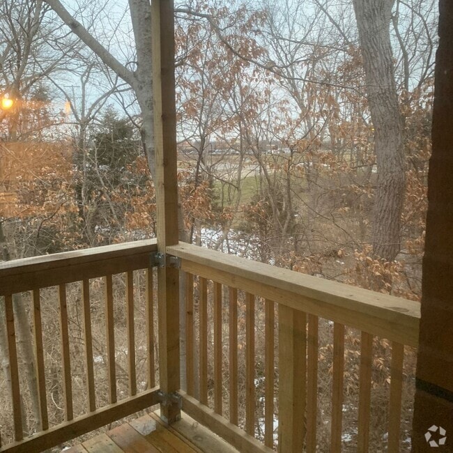 Building Photo - 501 Columbia Dr Unit Apt G
