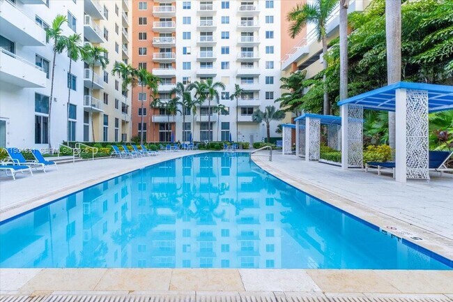 Photo - 18800 NE 29th Ave Unidad 302