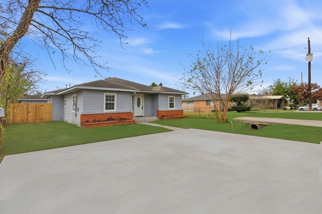 Photo - 2411 Leffingwell St