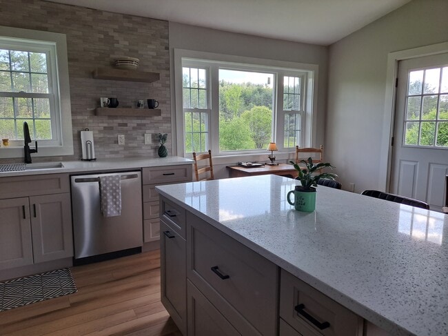 Building Photo - 386 White Store Rd Unit Cozy Country Cottage Rental