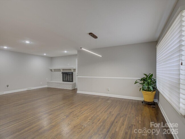 Photo - 6219 Colchester Pl