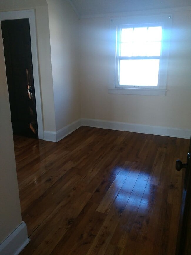 Photo - 2 Bedroom Home - Northwest Rockford