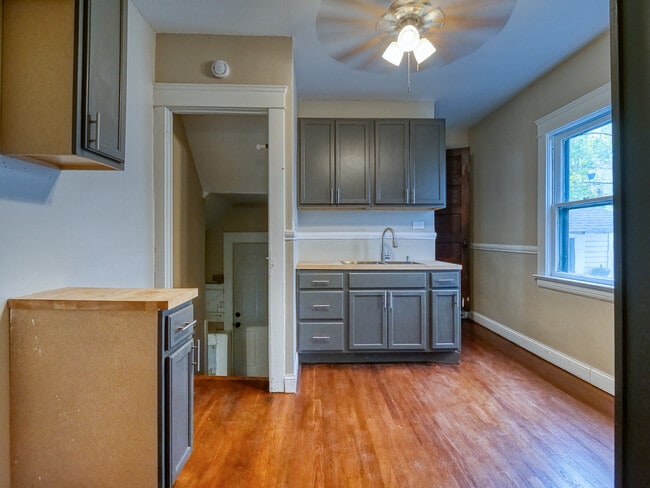 Photo - 10112 Columbia Ave