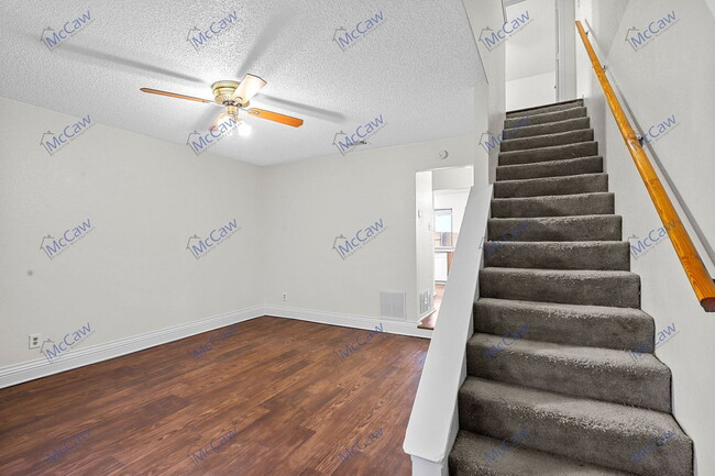 Photo - 800 Bluebonnet Dr