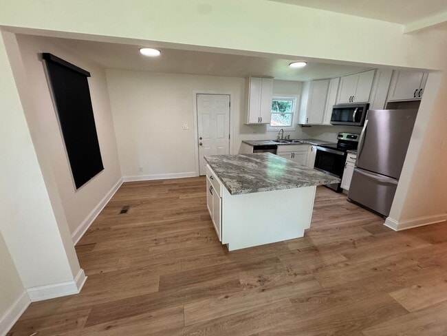 Photo - Your Modern Downtown Retreat: Newly Remodeled Charm